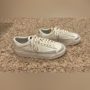 Nike Blazer Low Platform
